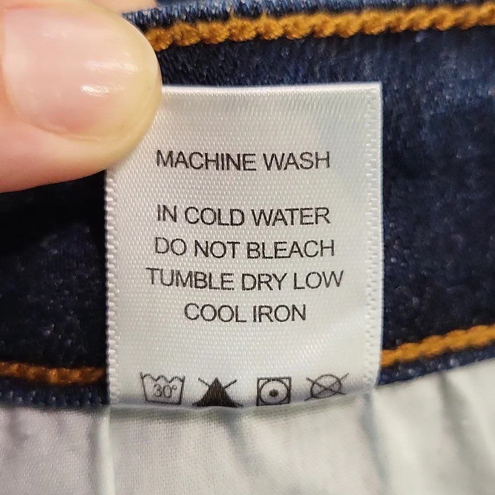 Judy Blue Whiskered Dark Wash Bootcut Jeans Women's Size 13/31 Frayed Hems - Picture 13 of 13